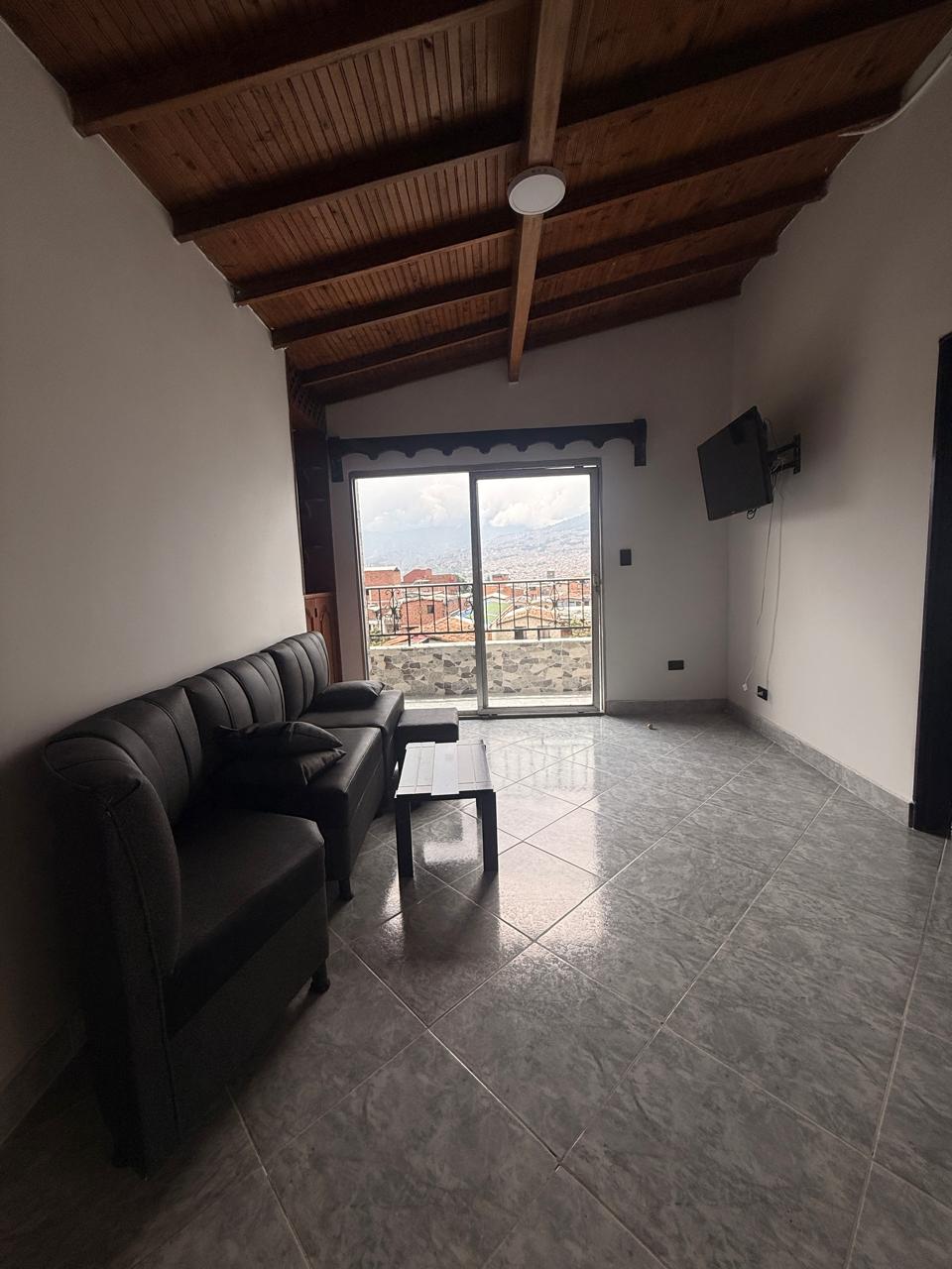 🔥 SE VENDE CASA TERCER PISO 125 m² + TERRAZA 69 m² EEP-1018 – ARANJUEZ 🔥 🏡 Espacios amplios | Gran potencial de ampliación | Excelente oportunidad
